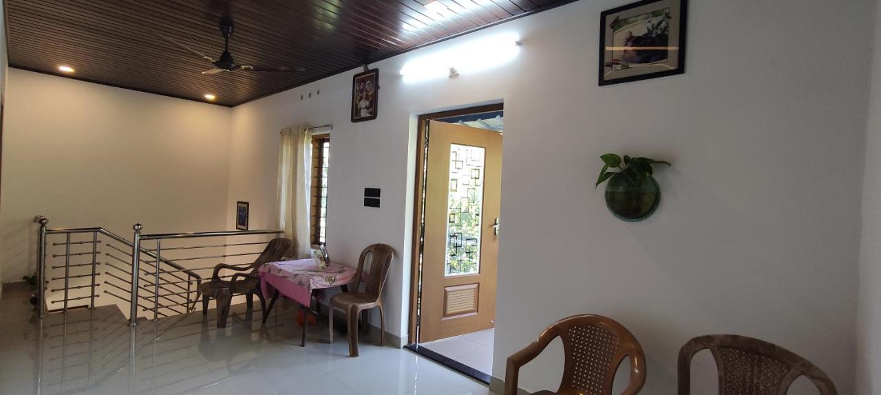 Soly'S Villa Homestay มุนนาร์ ภายนอก รูปภาพ