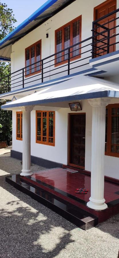 Soly'S Villa Homestay มุนนาร์ ภายนอก รูปภาพ